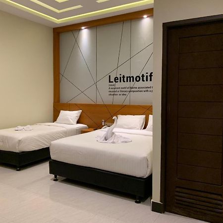 Sintang Bless Hotels מראה חיצוני תמונה